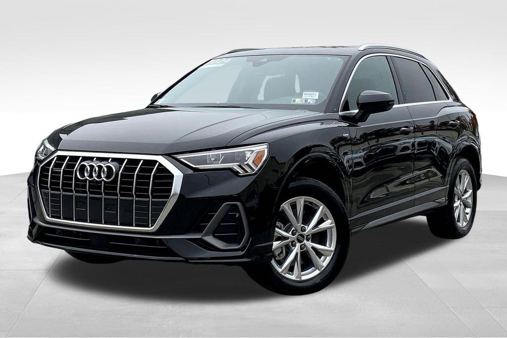 Certified 2024 Audi Q3 2.0T Premium Plus image 2