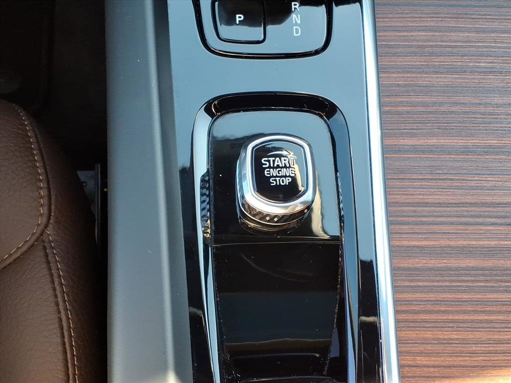 Certified 2023 Volvo XC60 B5 Plus w/ Protection Package Premier image 25