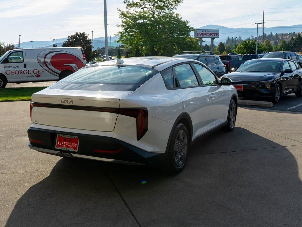 New 2025 Kia K4 FWD image 7