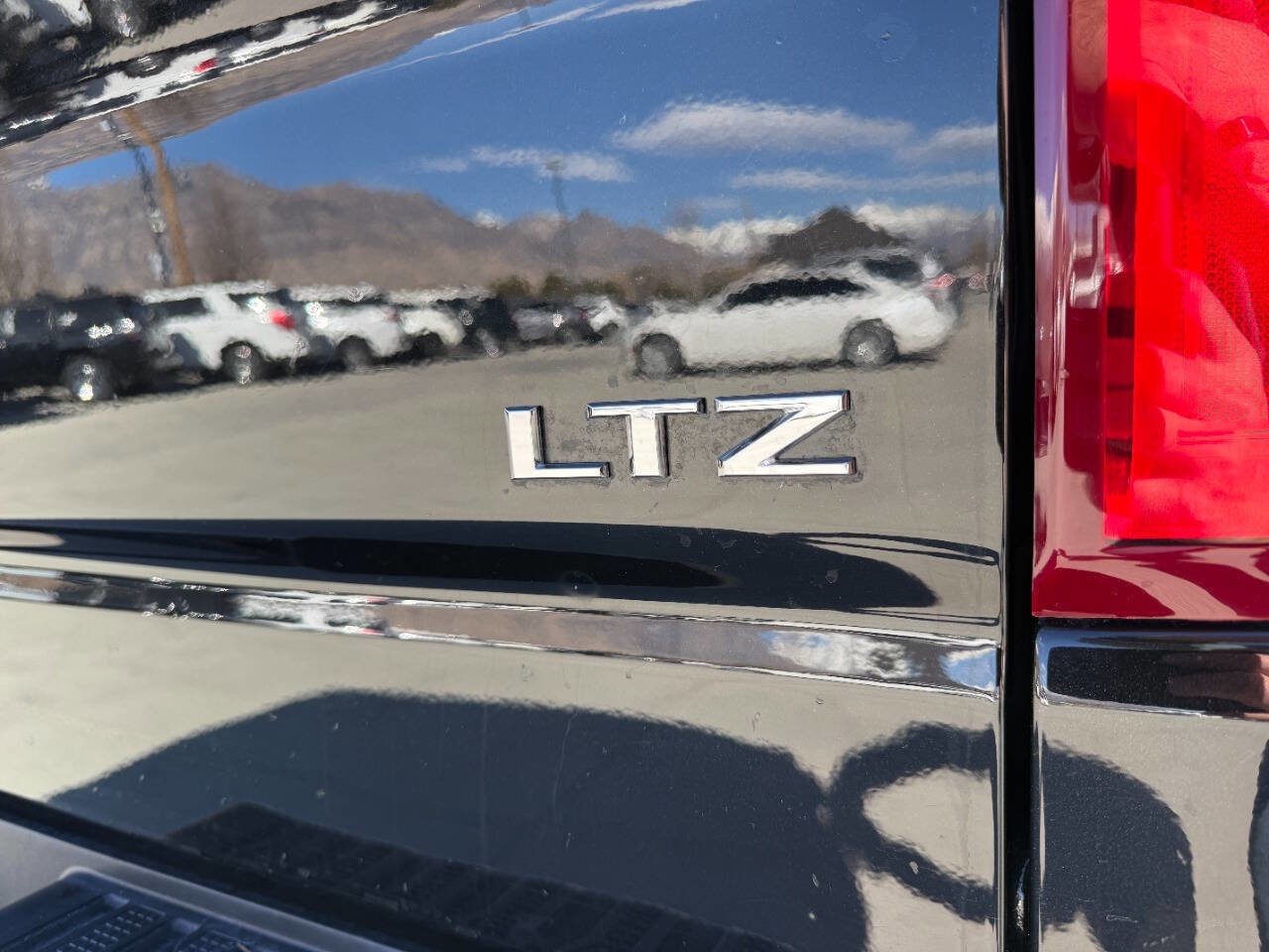 Used 2021 Chevrolet Silverado 1500 LTZ w/ LTZ Premium Package image 11