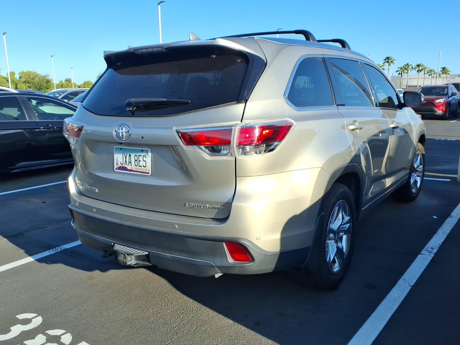 Used 2014 Toyota Highlander Limited AWD/4WD image 3