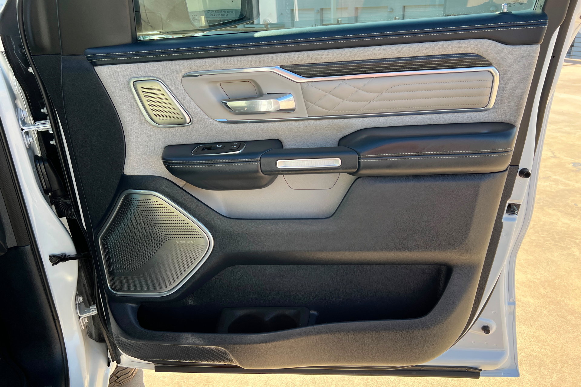 Used 2022 RAM 1500 Limited AWD/4WD image 22