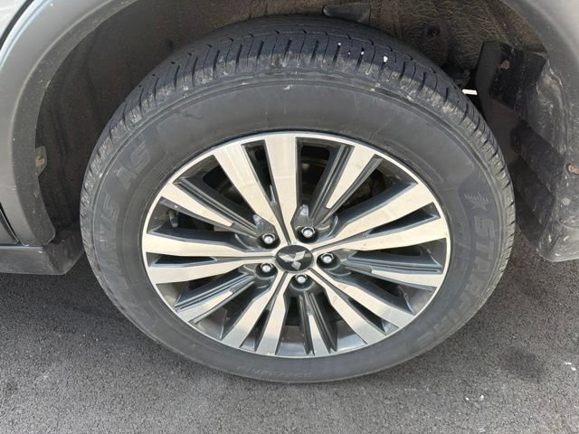 Used 2020 Mitsubishi Outlander SE AWD/4WD image 13