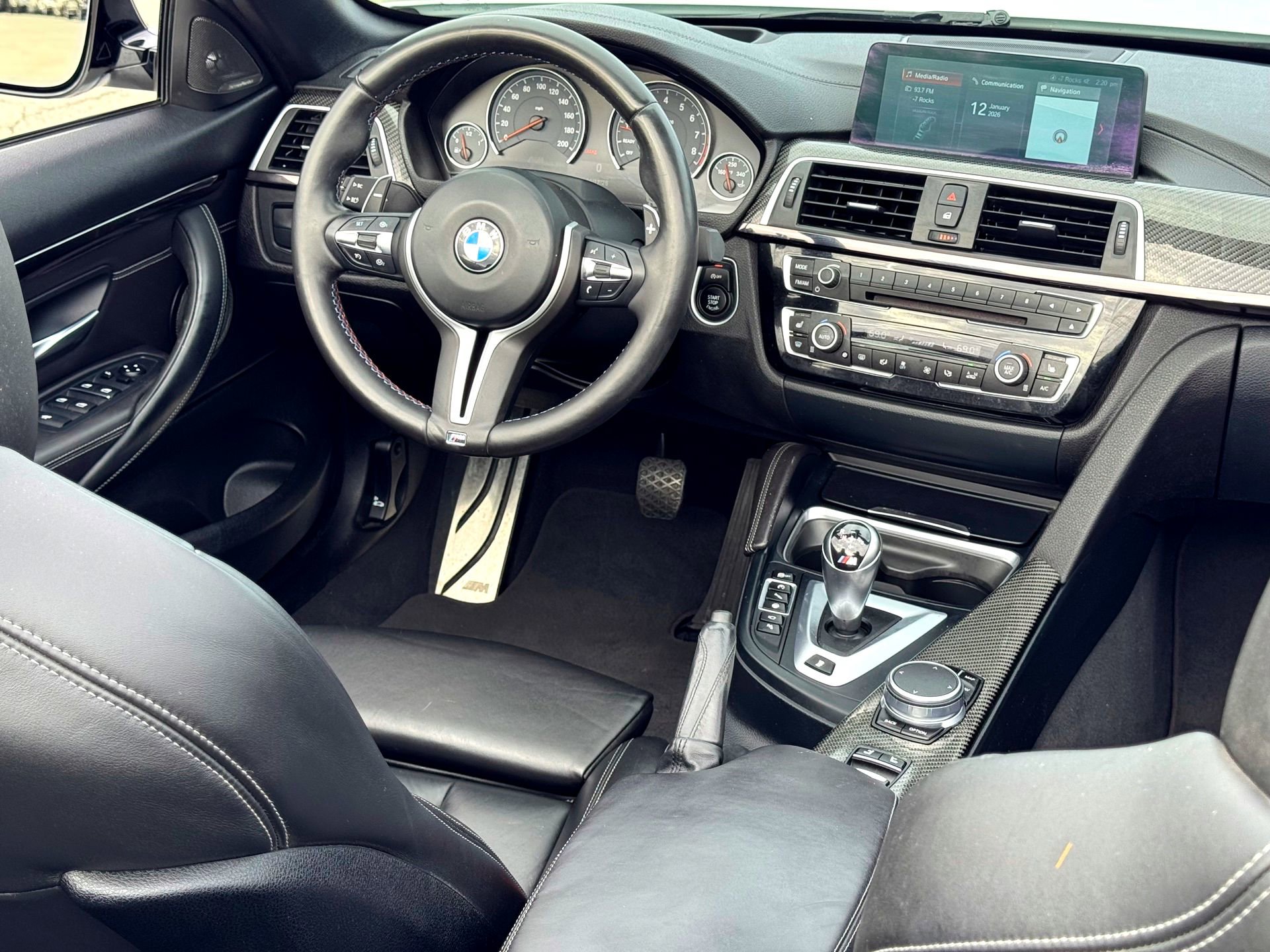 Used 2018 BMW M4 Convertible image 23