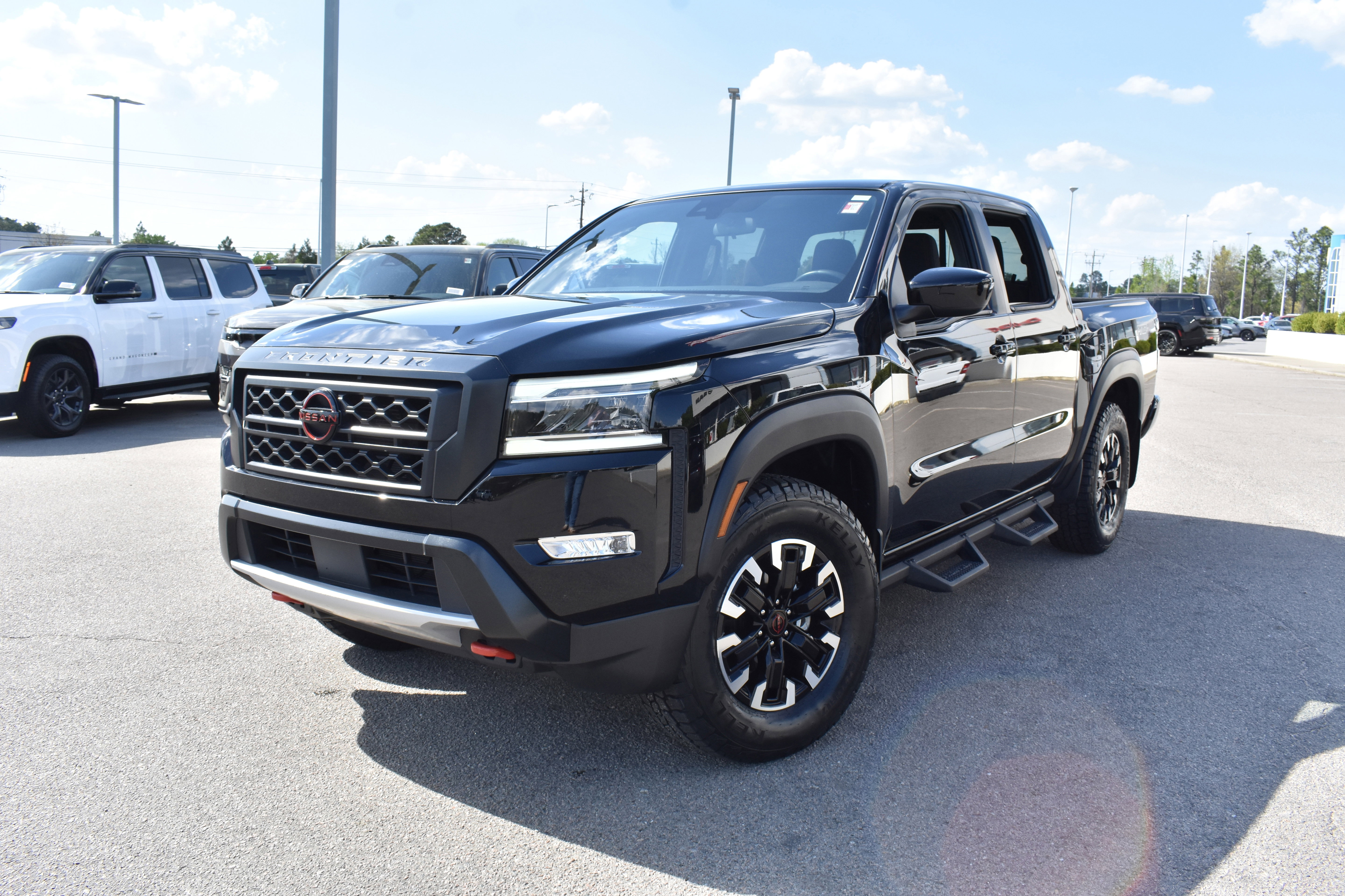 Used 2023 Nissan Frontier Pro-X w/ Technology Package image 5