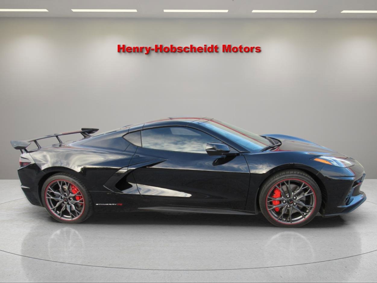 Used 2022 Chevrolet Corvette Stingray Preferred Cpe w/ Z51 Performance Package image 2