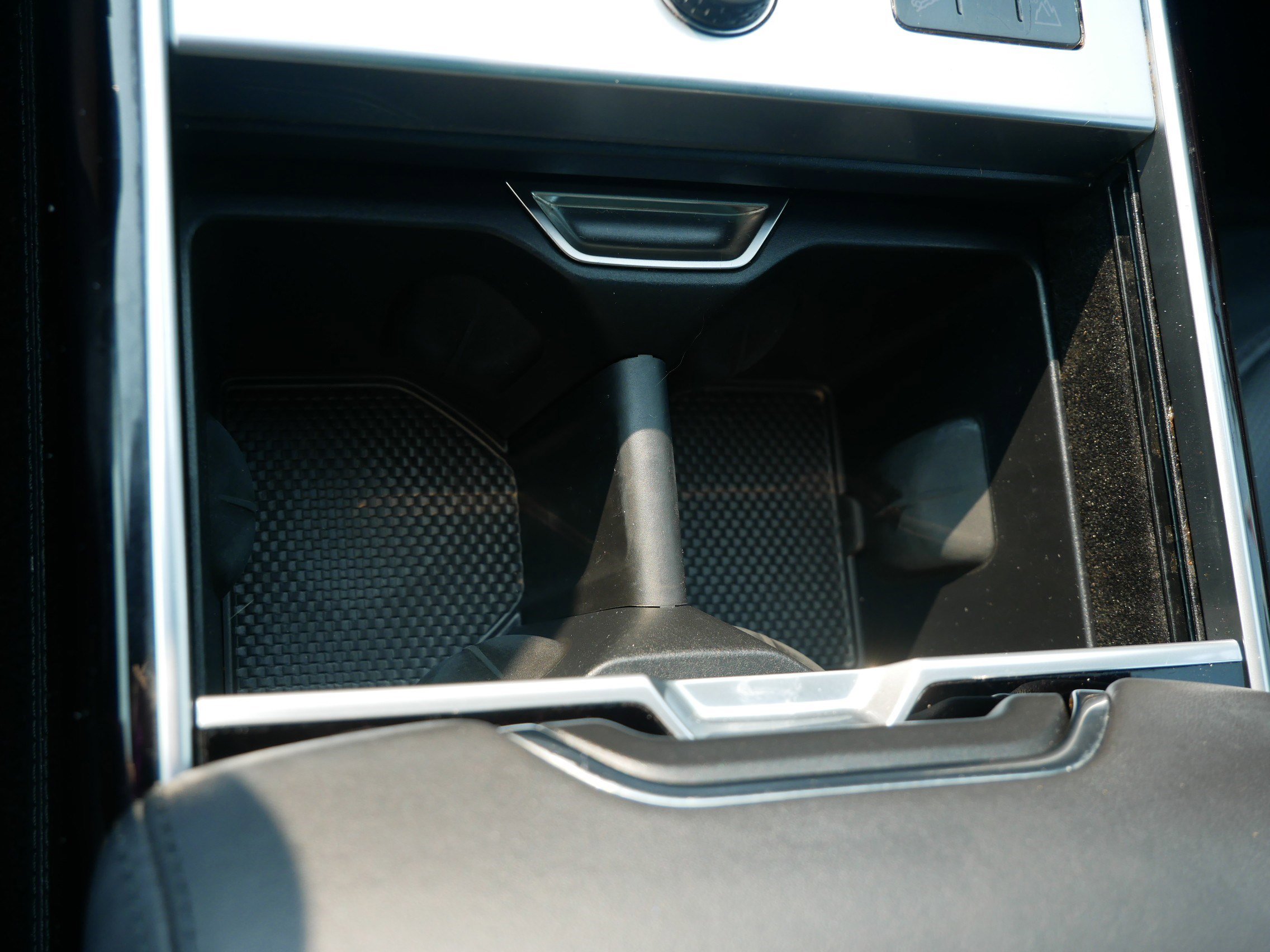 Used 2023 Land Rover Range Rover SE image 28