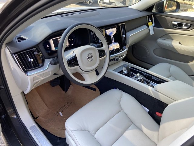 New 2025 Volvo V60 B5 Cross Country Plus w/ Protection Package Premier image 10