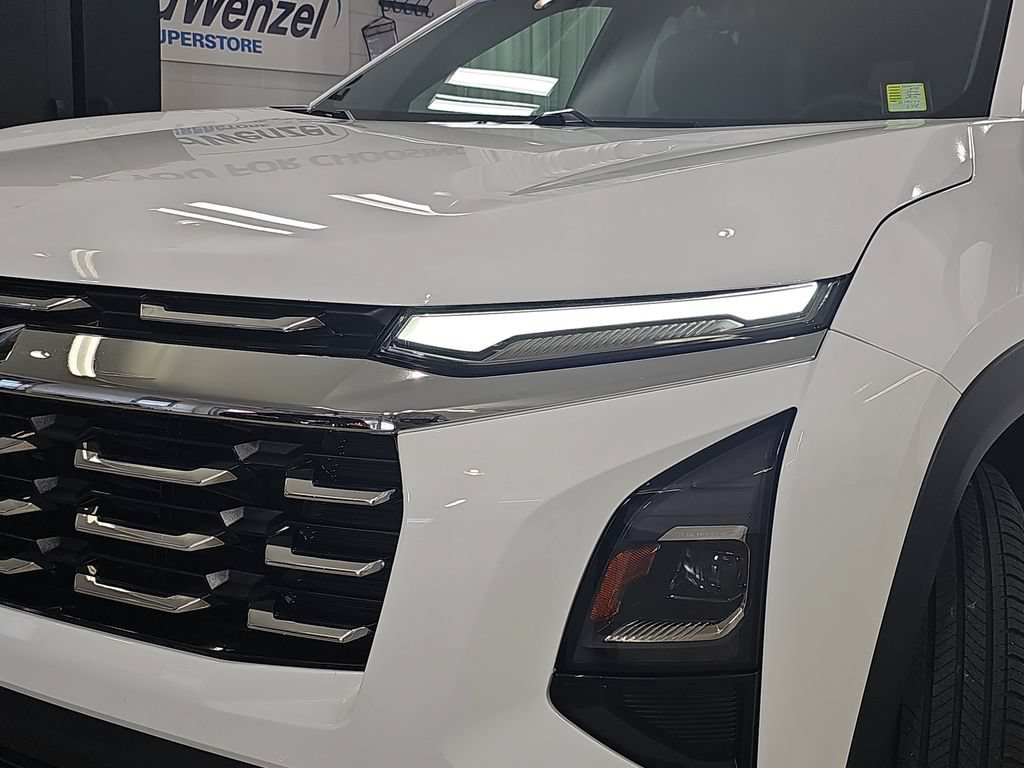 Certified 2025 Chevrolet Equinox LT AWD/4WD image 36