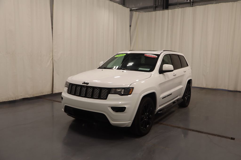 Certified 2018 Jeep Grand Cherokee Altitude AWD/4WD image 4