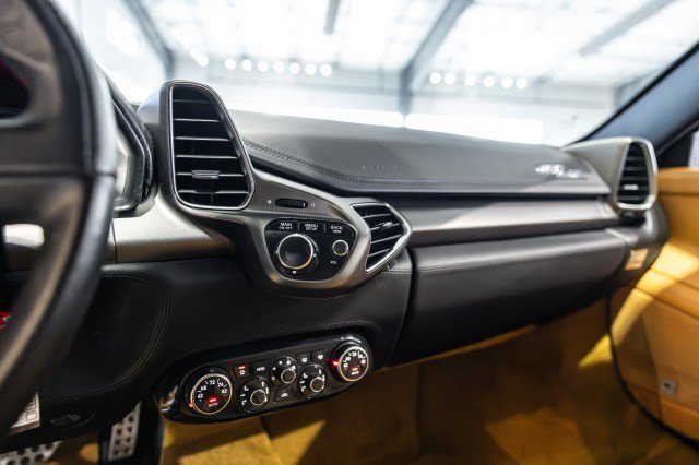 Used 2010 Ferrari 458 Italia Coupe RWD image 50