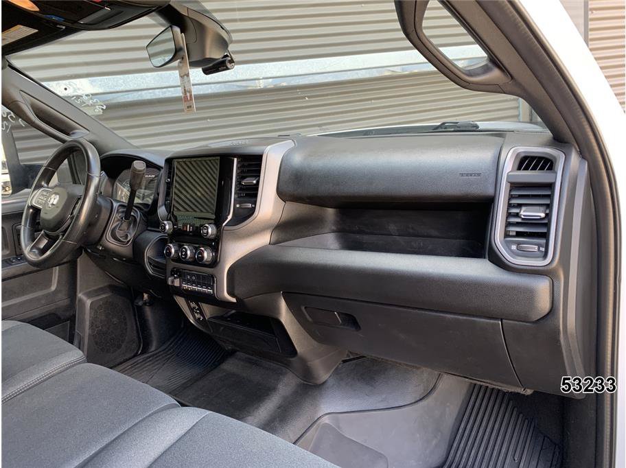 Used 2022 RAM 5500 Tradesman w/ Chrome Appearance Group RWD image 27