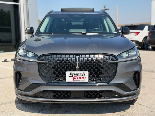 Used 2025 Lincoln Aviator Reserve w/ Equipment Group 201A image 2