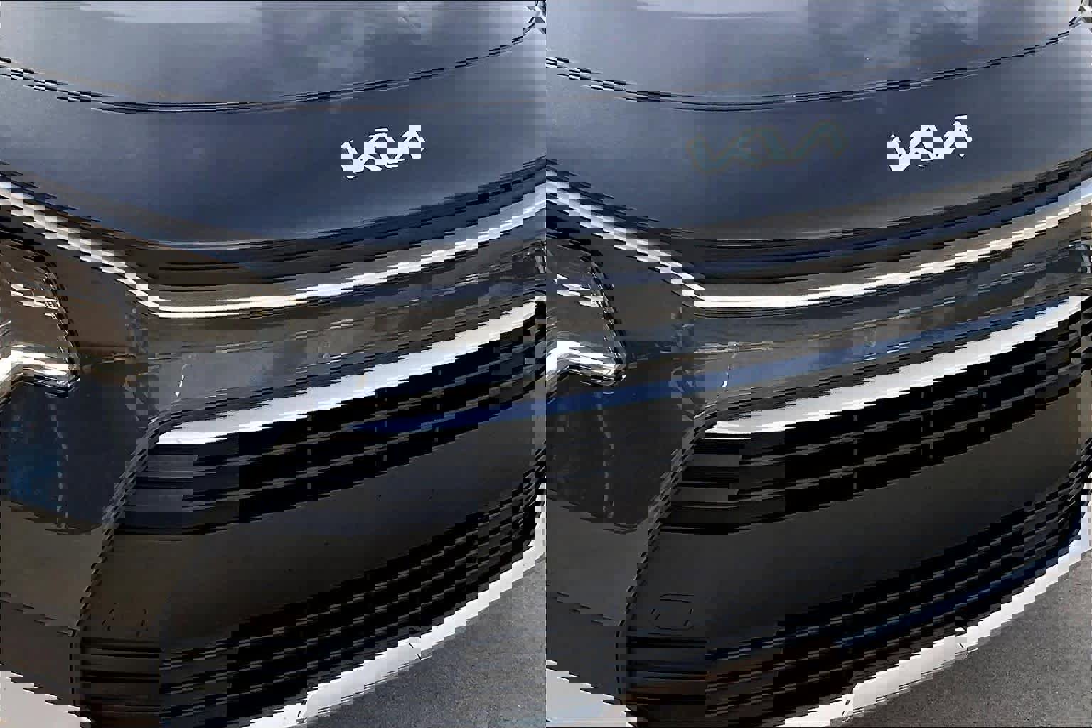 Used 2024 Kia Niro LX image 29