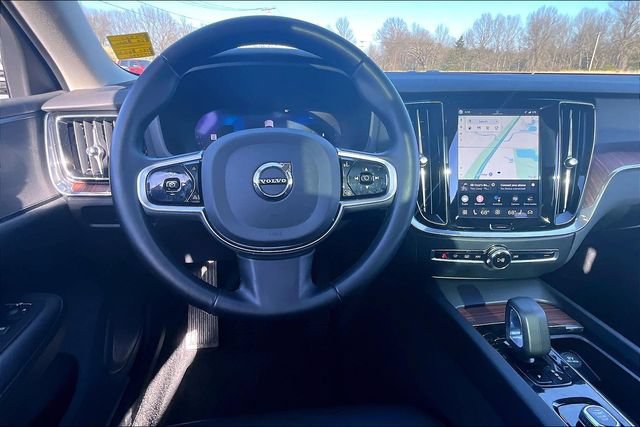 Used 2025 Volvo V60 B5 Cross Country Plus AWD/4WD image 8