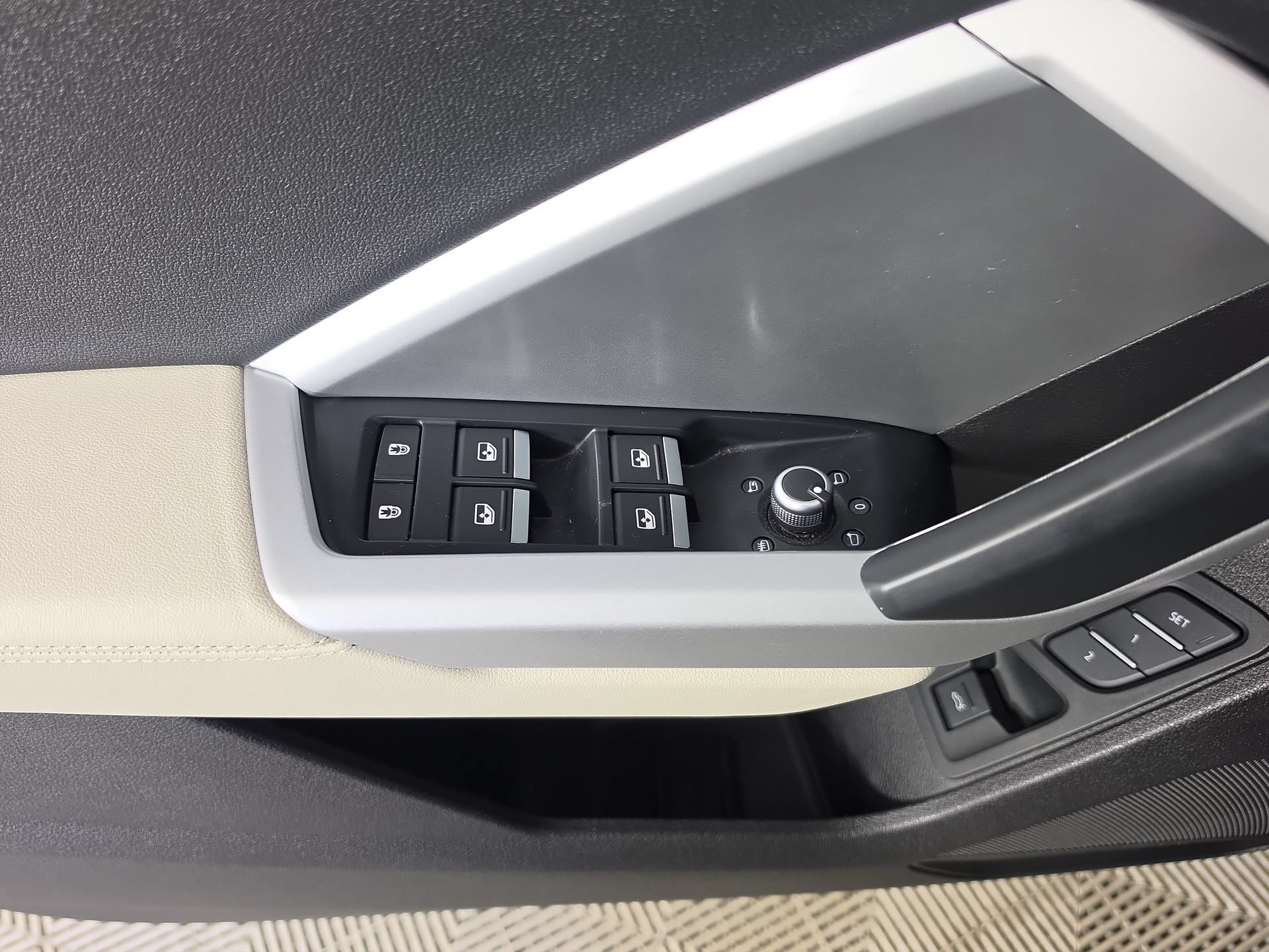 Certified 2022 Audi Q3 2.0T Premium Plus w/ Premium Plus Package AWD/4WD image 19