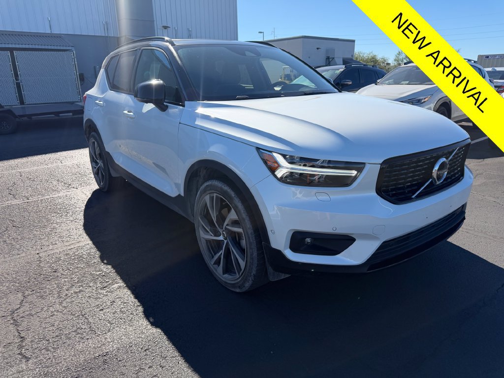 Used 2020 Volvo XC40 T5 R-Design