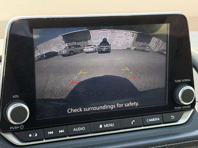 Used 2023 Nissan Rogue SV AWD/4WD image 2