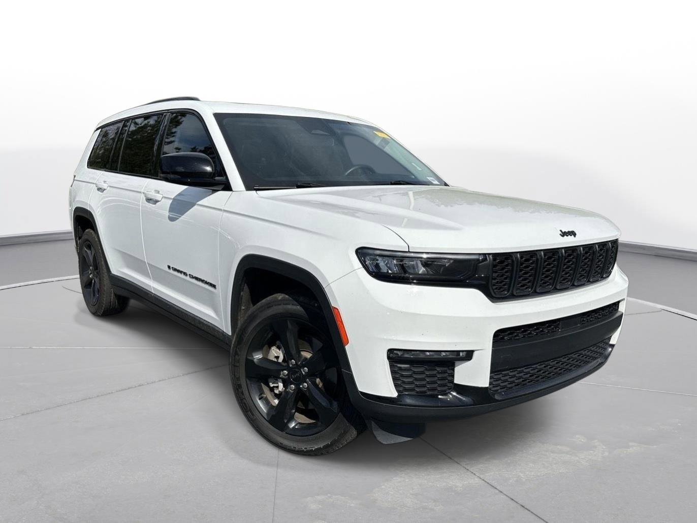 Used 2022 Jeep Grand Cherokee L Limited w/ Black Appearance Package image 5