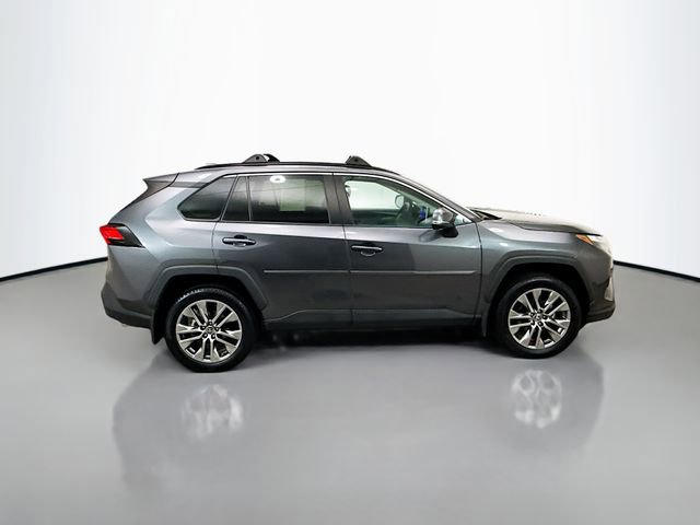 Used 2023 Toyota RAV4 XLE Premium image 8