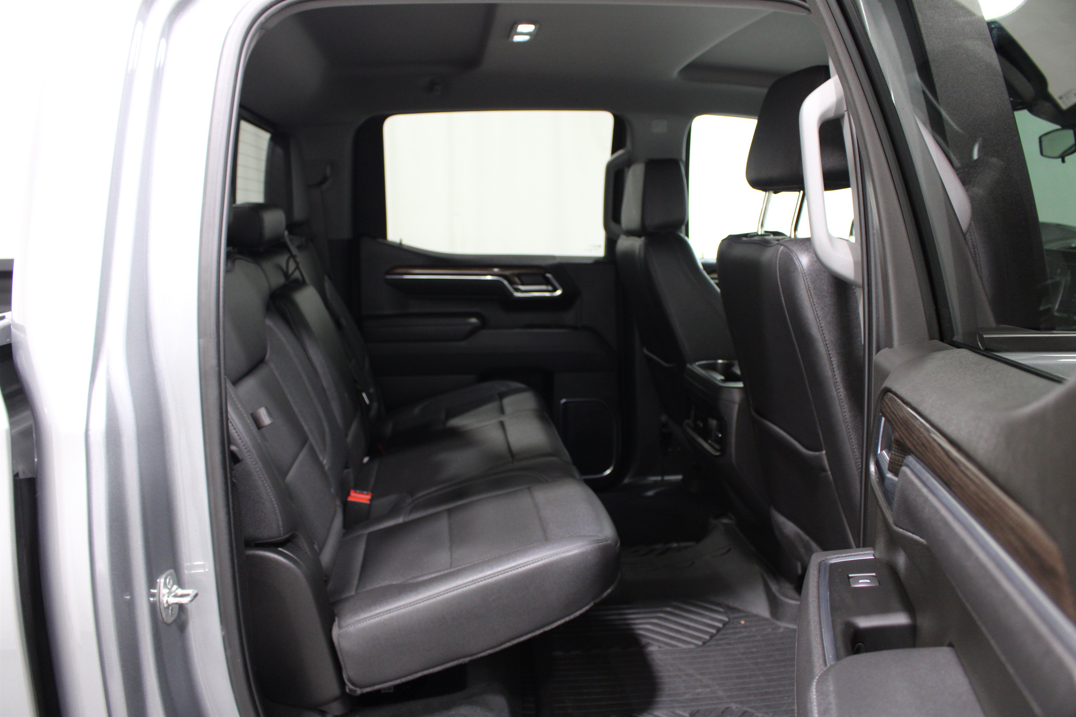 Used 2025 Chevrolet Silverado 1500 LT Trail Boss w/ Convenience Package II AWD/4WD image 23