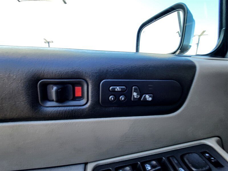 Used 2003 HUMMER H2 w/ Preferred Equipment Group AWD/4WD image 28