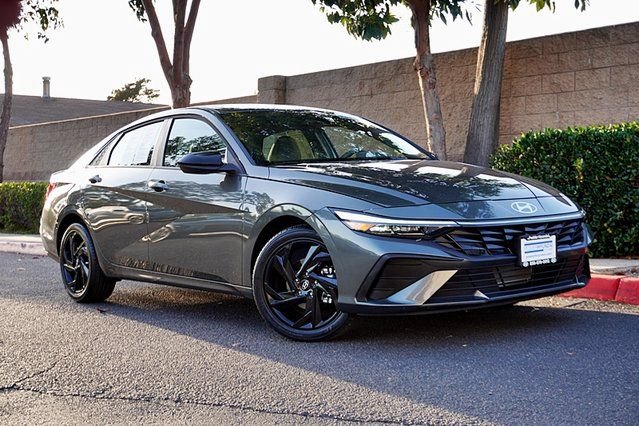 Certified 2026 Hyundai Elantra Sport FWD image 2