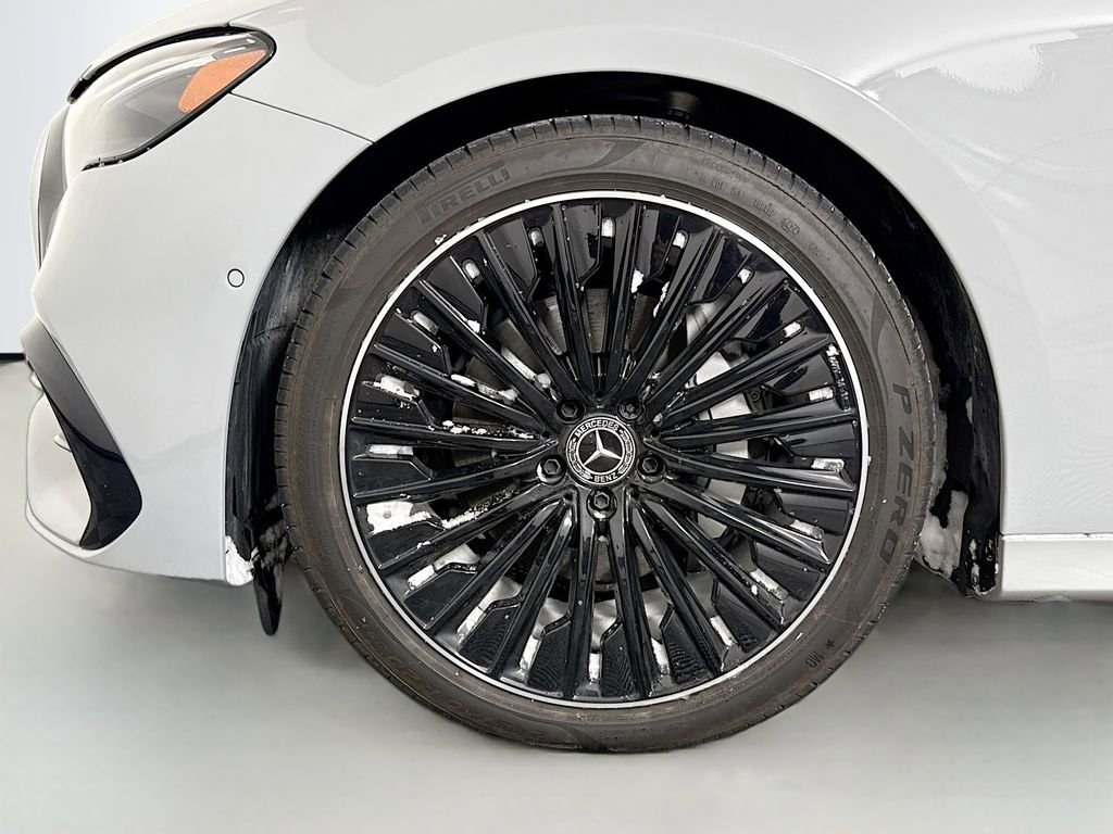 Used 2024 Mercedes-Benz E 350 4MATIC Sedan w/ MBUS Superscreen Package image 32