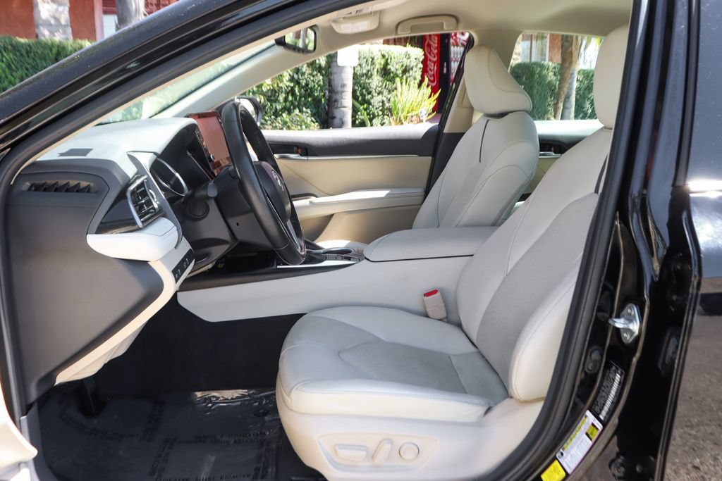 Used 2023 Toyota Camry XLE FWD image 18