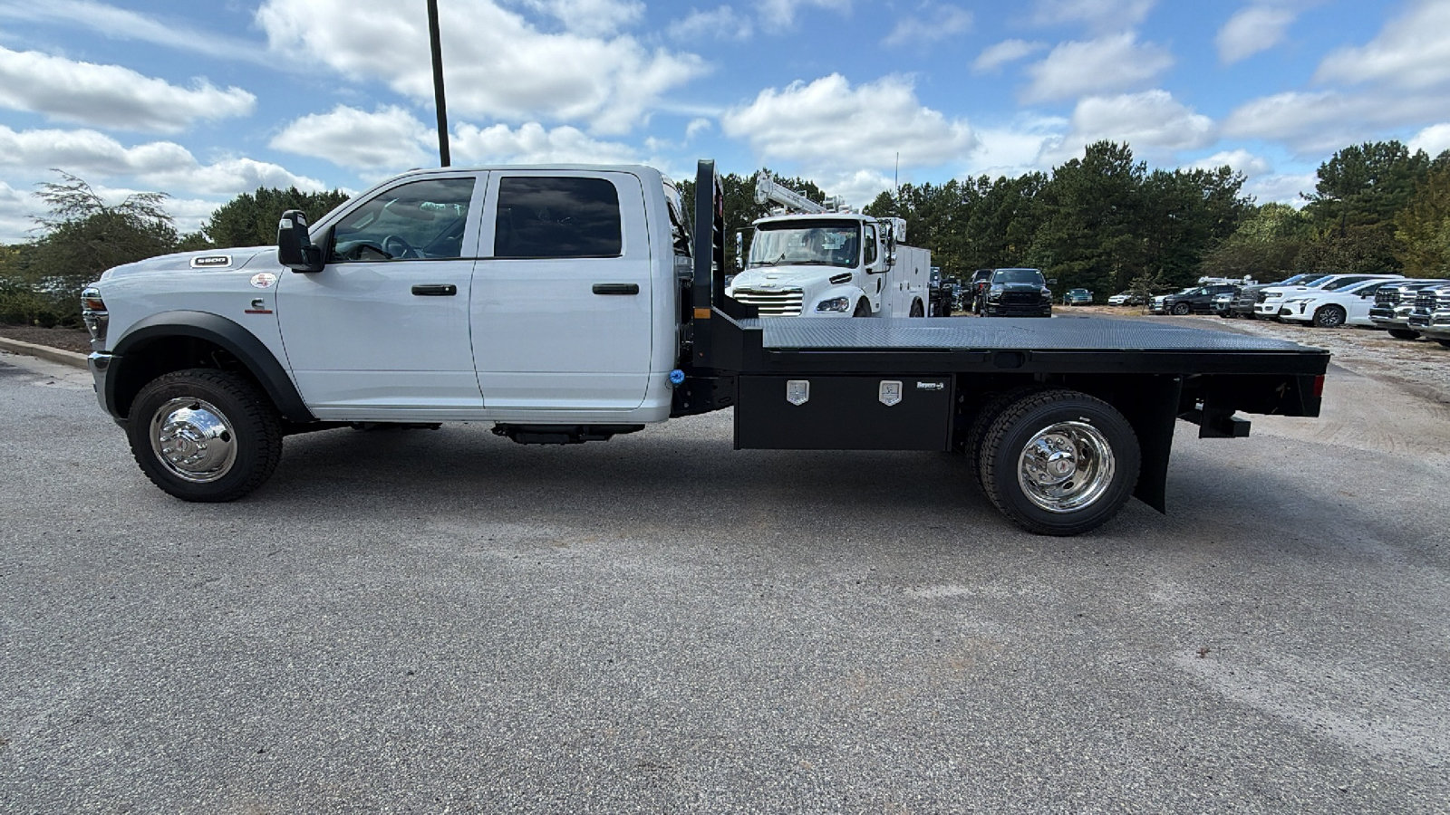 New 2026 RAM 5500 Tradesman w/ Chrome Appearance Group AWD/4WD image 11