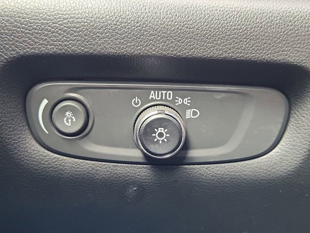 Used 2023 Chevrolet Traverse Premier AWD/4WD image 18