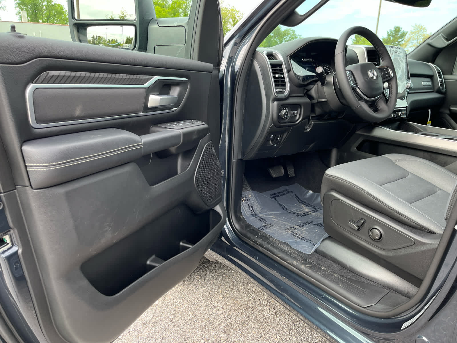 New 2026 RAM 1500 Big Horn AWD/4WD image 9