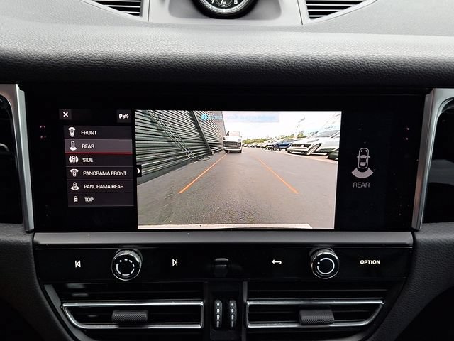 Certified 2024 Porsche Macan AWD/4WD image 22