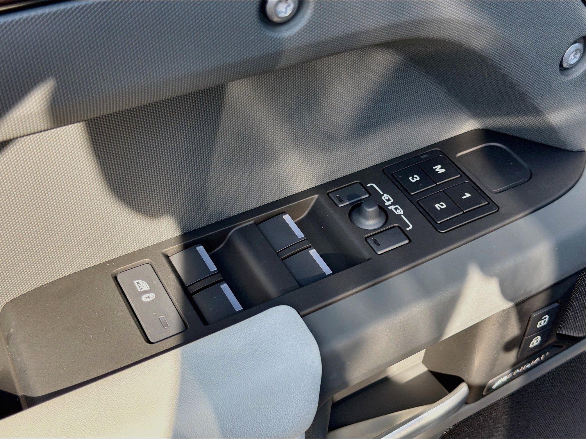 New 2026 Land Rover Defender 110 S AWD/4WD image 23