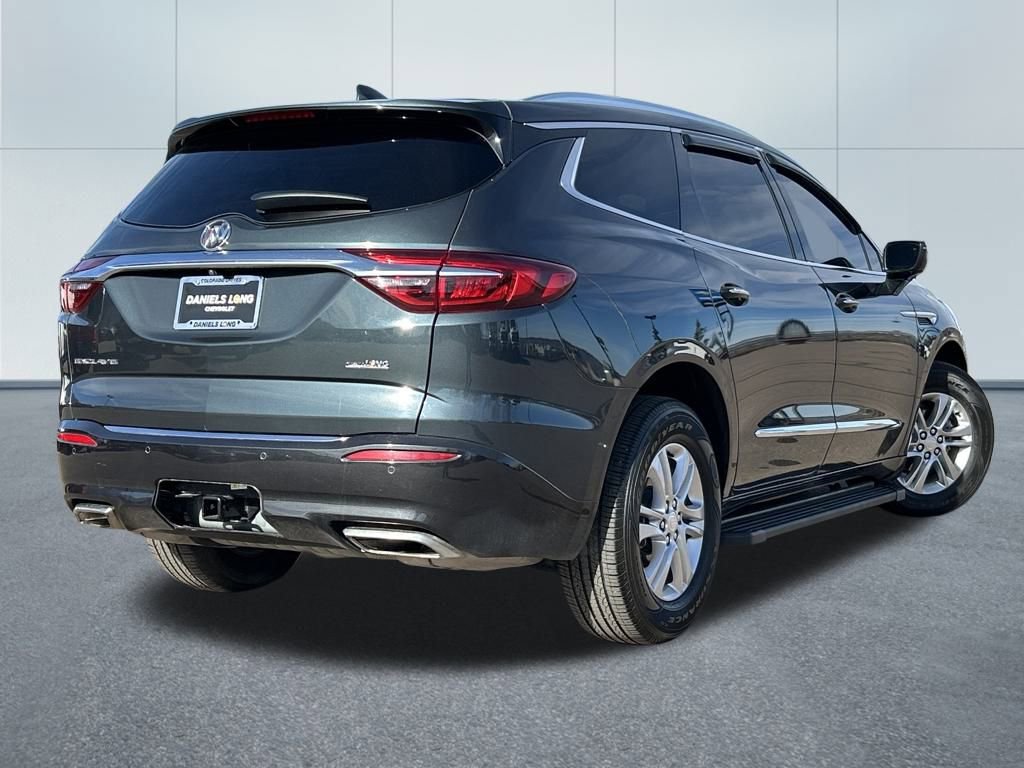 Used 2020 Buick Enclave Essence image 2
