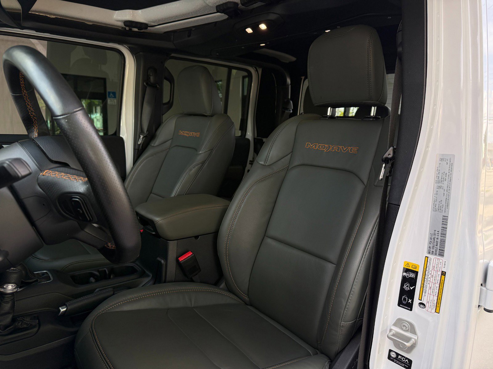 Used 2024 Jeep Gladiator Mojave AWD/4WD image 29