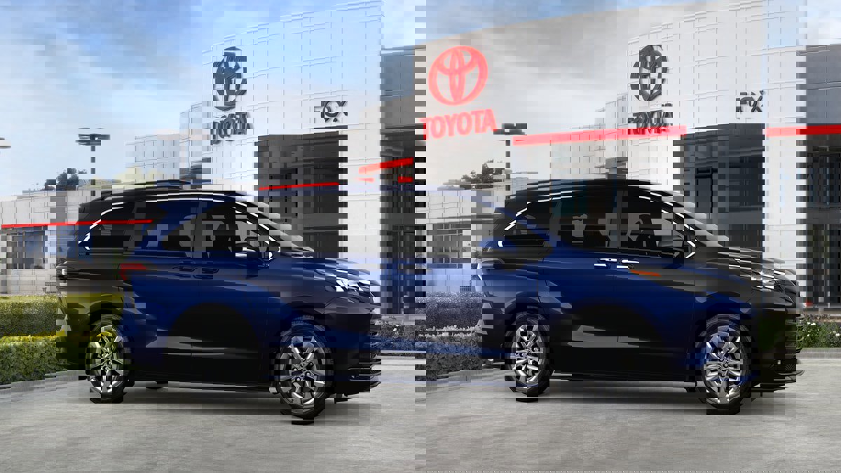 New 2026 Toyota Sienna XLE image 13