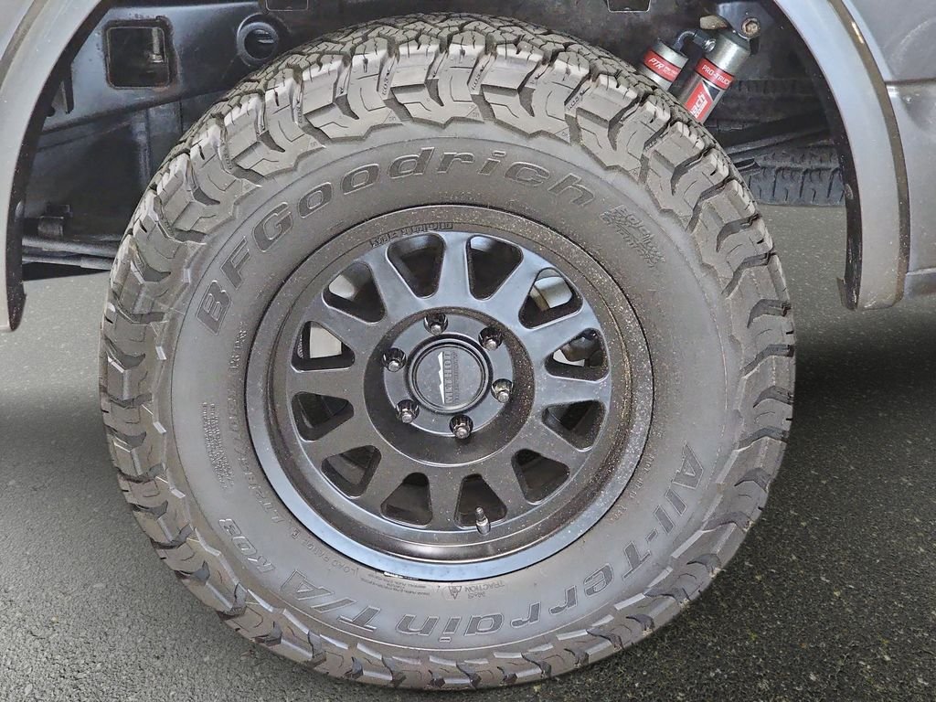 Used 2016 Ford F150 Platinum w/ Equipment Group 701A Luxury AWD/4WD image 34