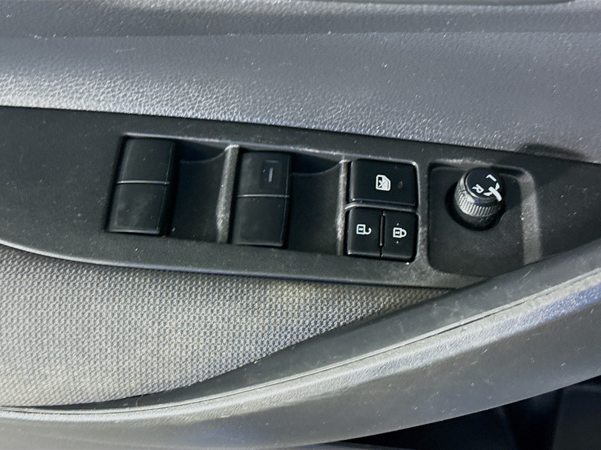 Used 2022 Toyota Corolla LE FWD image 23