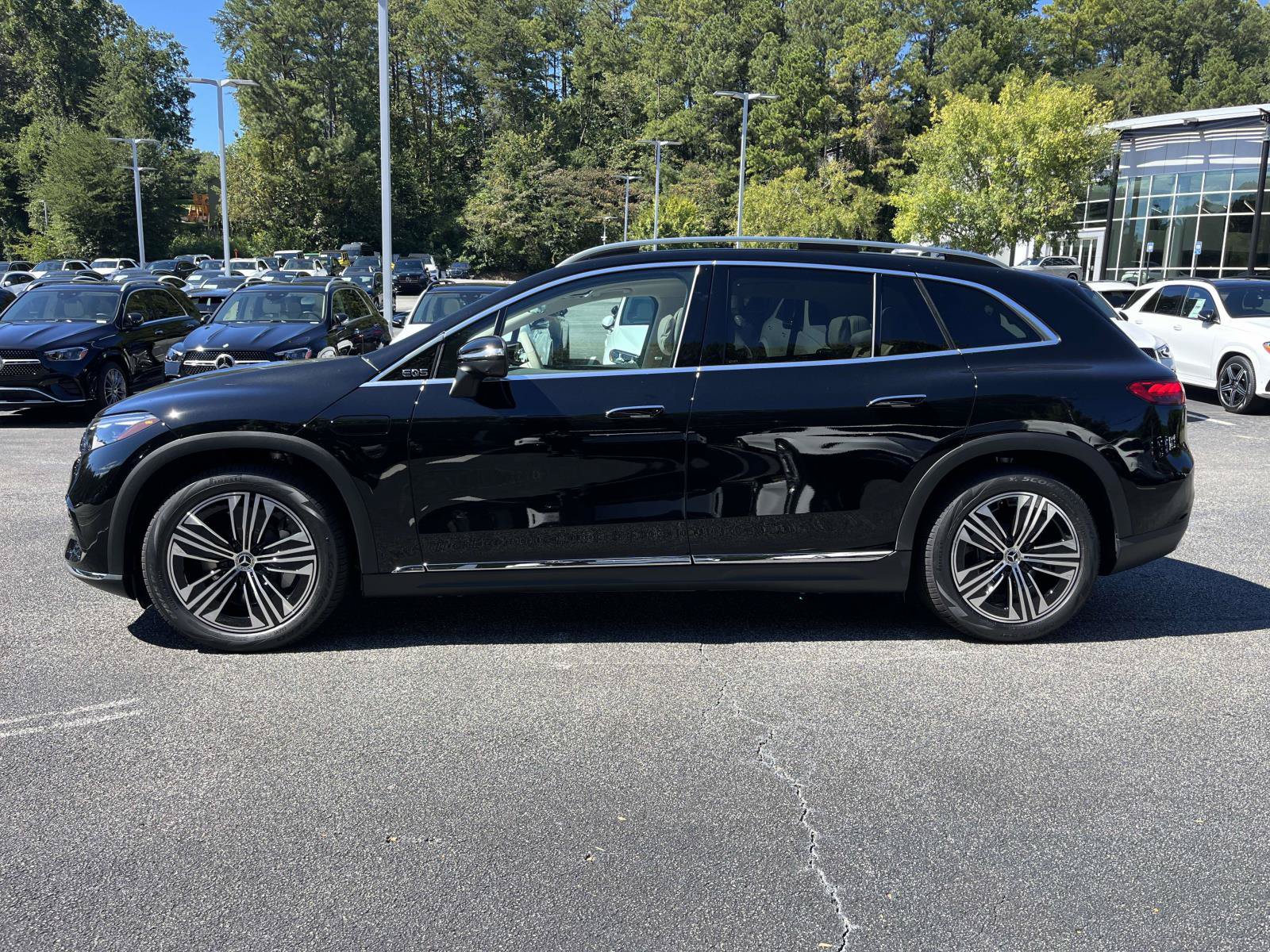 New 2027 Mercedes-Benz EQS 400 4MATIC SUV image 14