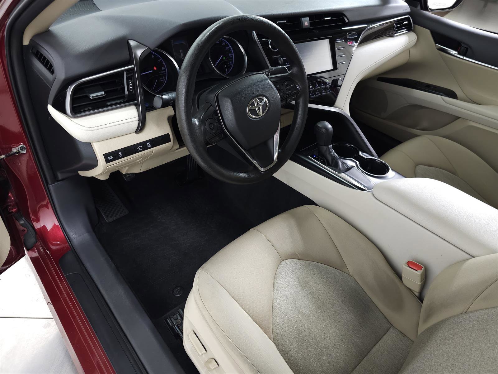 Used 2019 Toyota Camry LE image 15