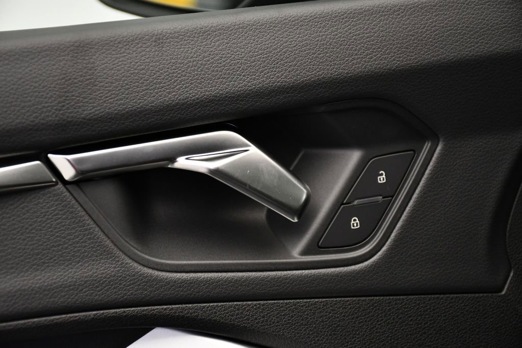 Used 2025 Audi Q3 2.0T Premium w/ Convenience Package AWD/4WD image 35