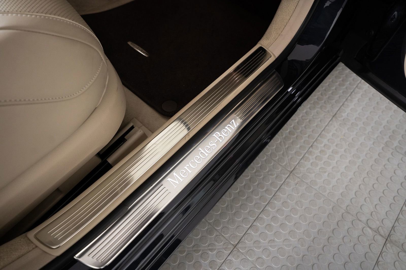 Used 2018 Mercedes-Benz S 560 Sedan image 30