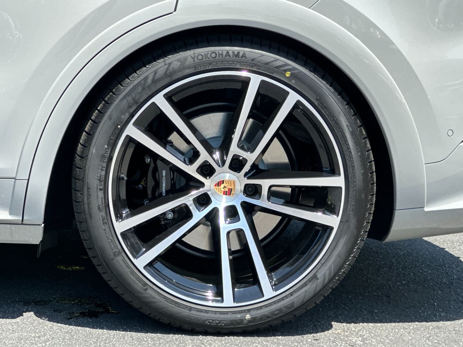 New 2026 Porsche Cayenne GTS AWD/4WD image 32
