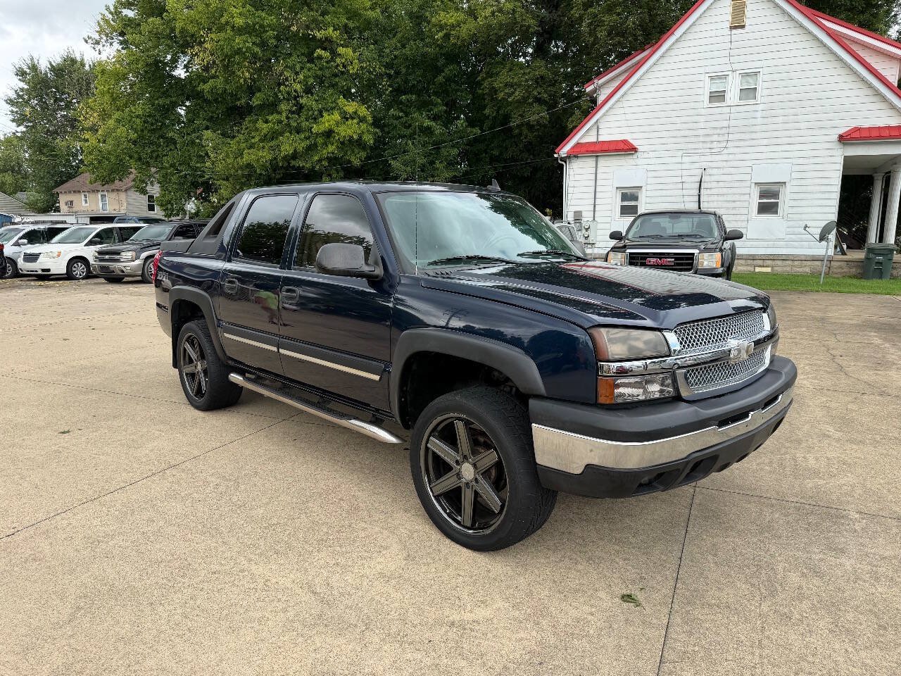 Used 2006 Chevrolet Avalanche Z71 w/ Sun And Sound Package AWD/4WD image 5