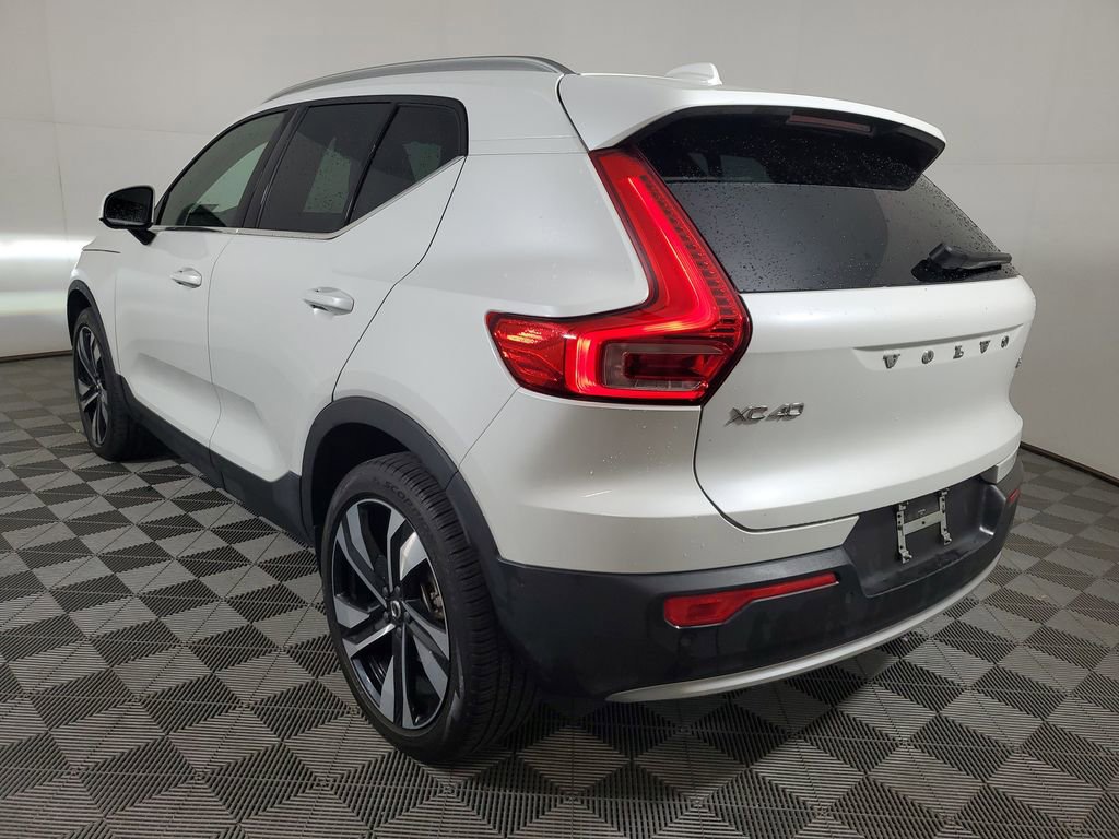 Certified 2024 Volvo XC40 B5 Plus w/ Climate Package AWD/4WD image 6