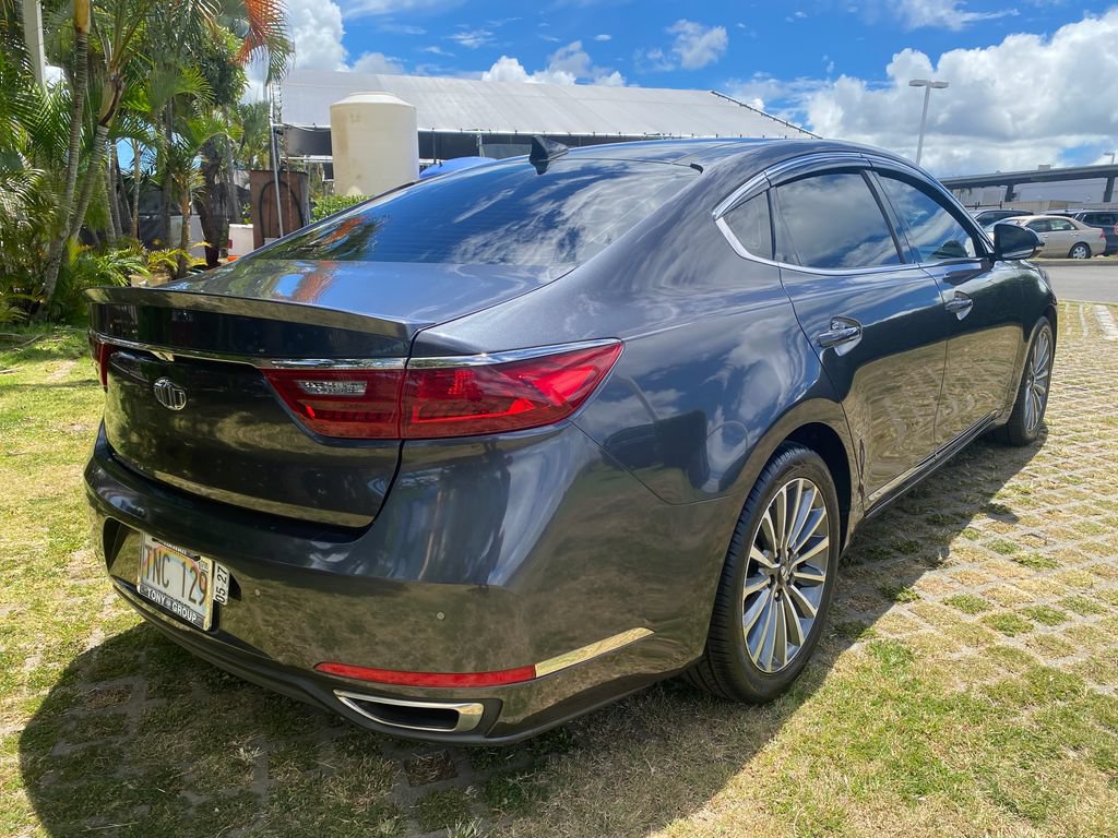 Used 2017 Kia Cadenza Premium w/ Luxury Package FWD image 25
