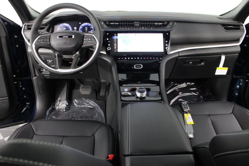 New 2027 Jeep Grand Cherokee Limited AWD/4WD image 10