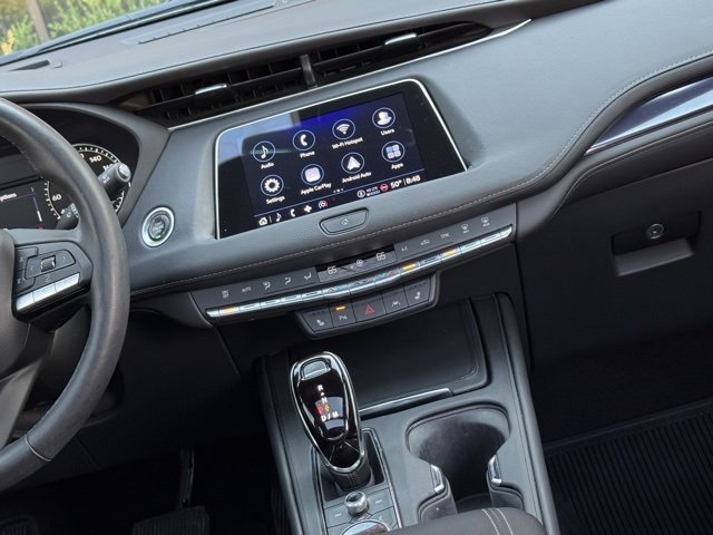 Used 2022 Cadillac XT4 Luxury w/ Cold Weather Package image 21