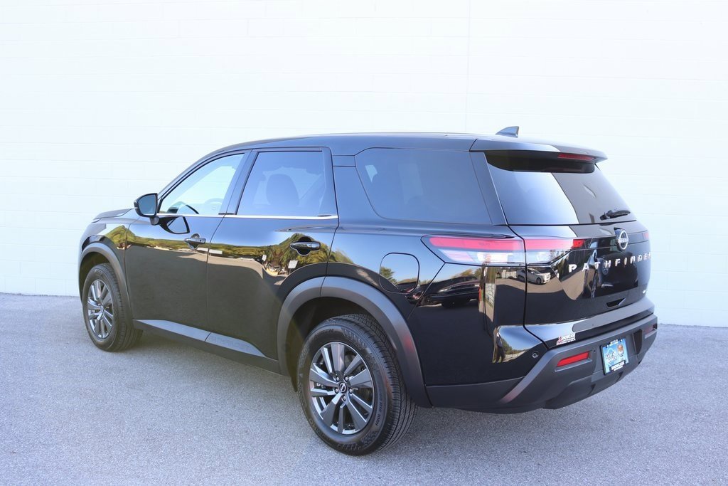 Used 2022 Nissan Pathfinder S AWD/4WD image 39